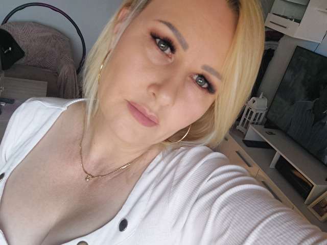 EMILLYLOVE free sexy photo