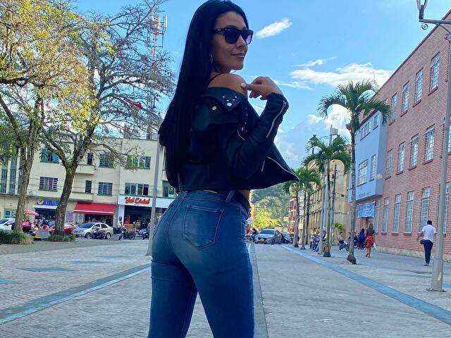 ALEXAJONESS free sexy photo