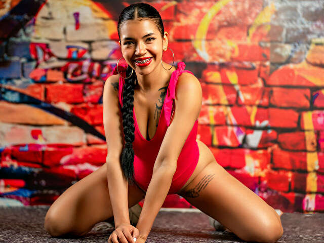 BRANDIFOXX free sexy photo
