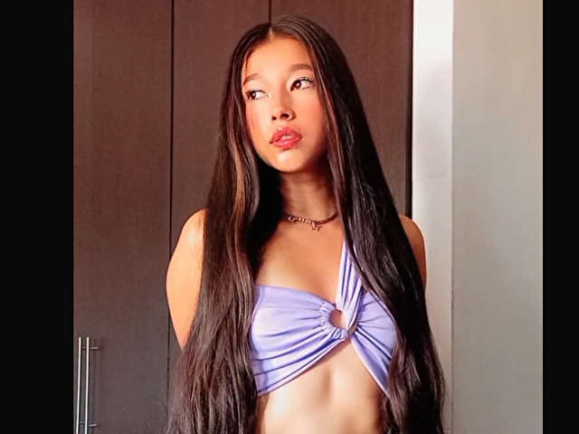 AITANABAKER free sexy photo