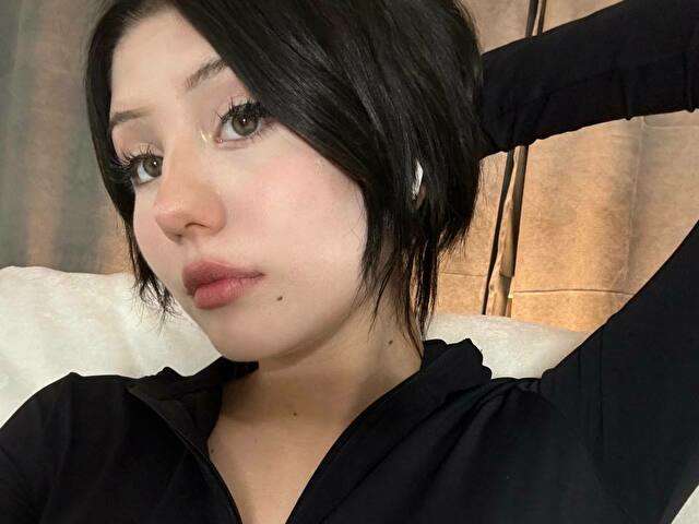 EVELINAVLUV free sexy photo