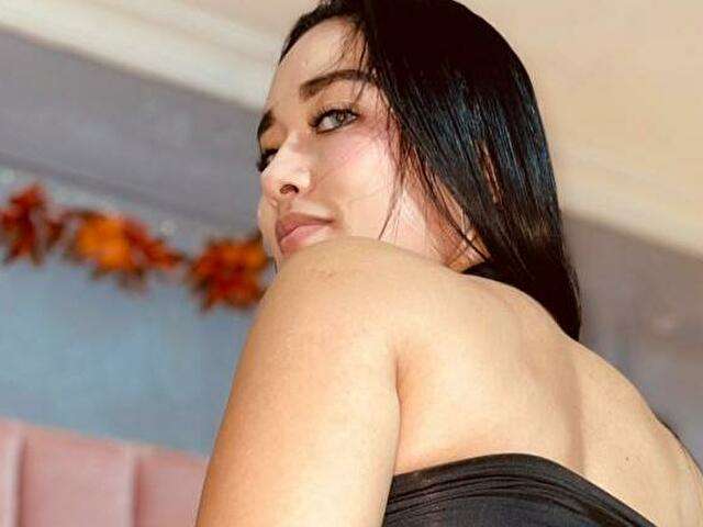 EMMI free sexy photo