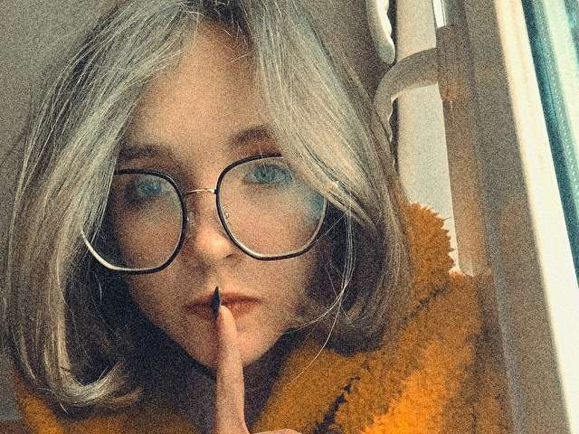 LOVEPENNY free sexy photo