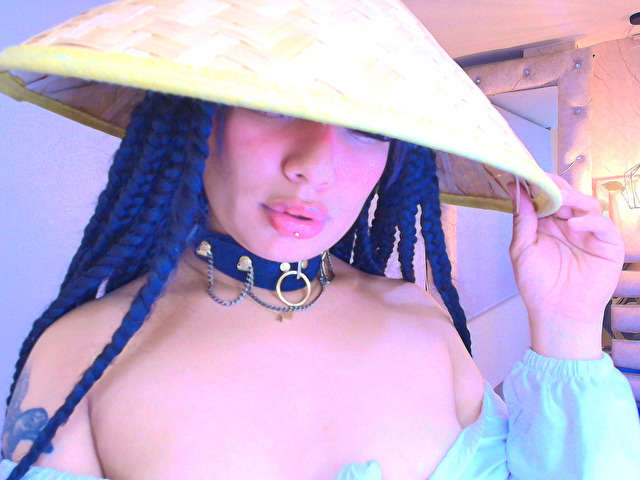 SOLEIIL free sexy photo