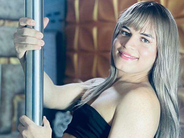 ORIANASAENZ free sexy photo