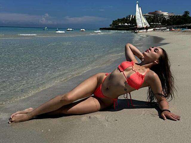 YOURALISA free sexy photo