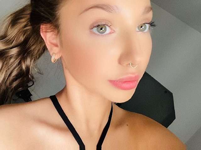 EMMAFITNESS free sexy photo