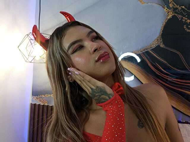 LINDACOOPER free sexy photo