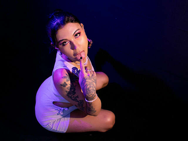 LINDACOOPER free sexy photo