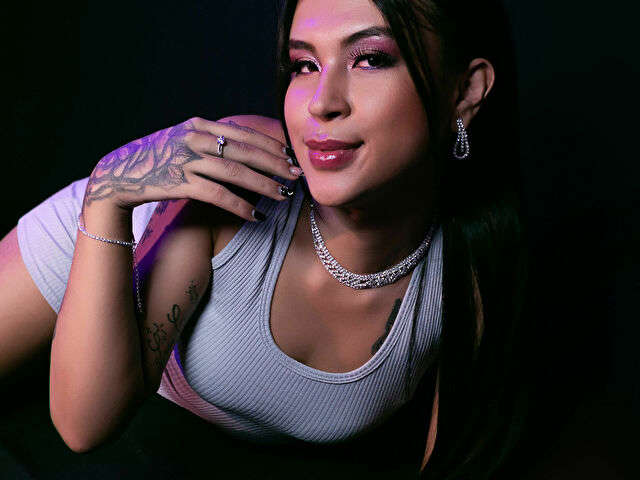 LINDACOOPER free sexy photo