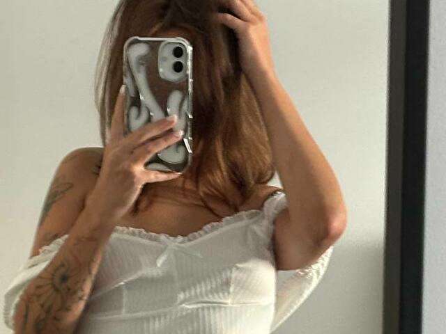 VIVIENNBLOOM free sexy photo