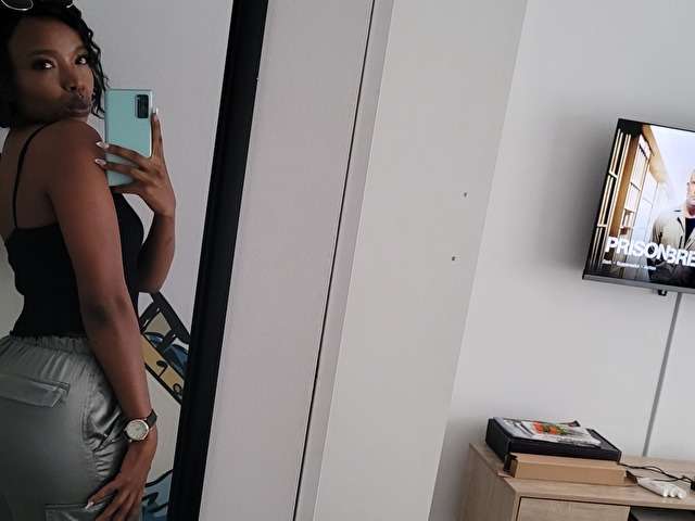 SCARLETDIOR free sexy photo