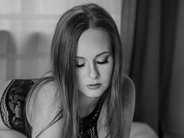 LYRASENSUAL free sexy photo