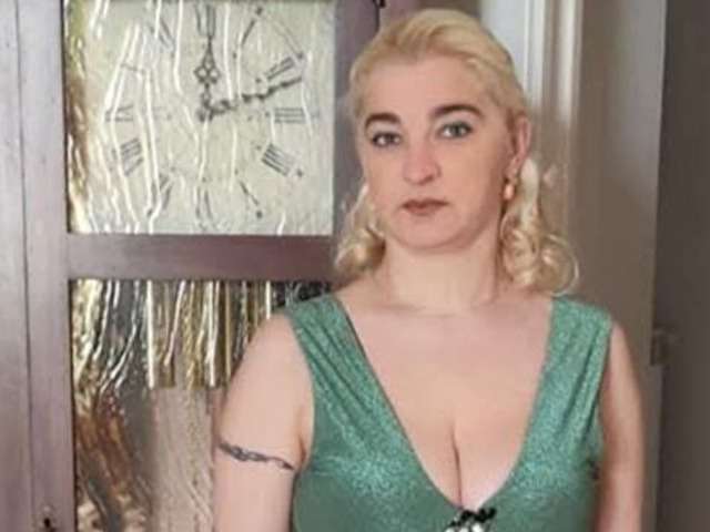 GOLDENMILF free sexy photo