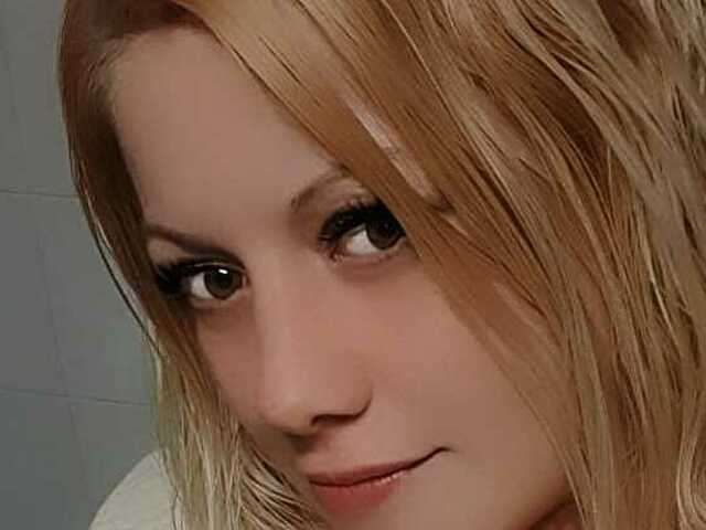 GEILBLONDJE free sexy photo