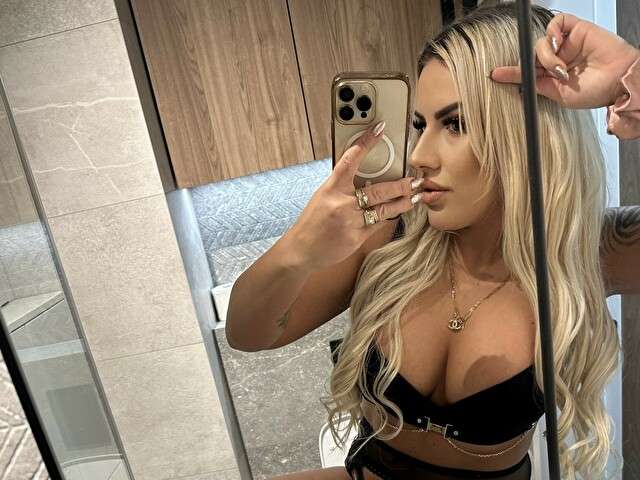 LEYLABLOND free sexy photo