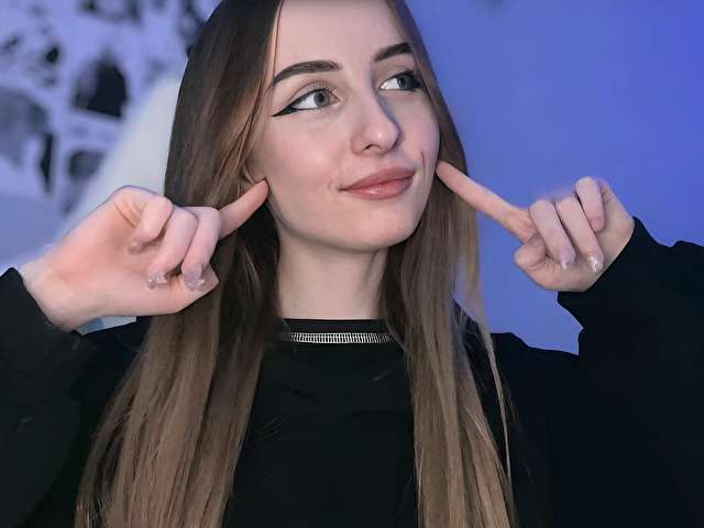 CUTTICRYSTAL free sexy photo