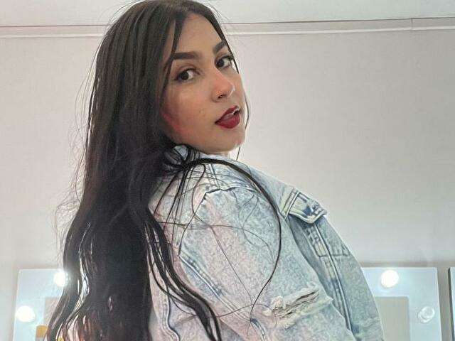 SCARLETREYES free sexy photo