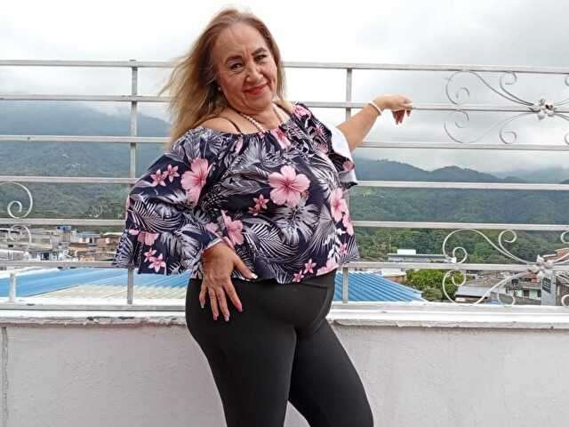 SWEETBIGCAT free sexy photo