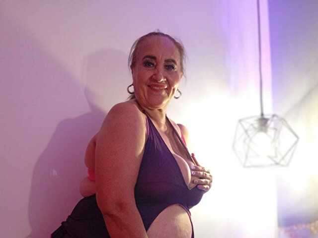 SWEETBIGCAT free sexy photo