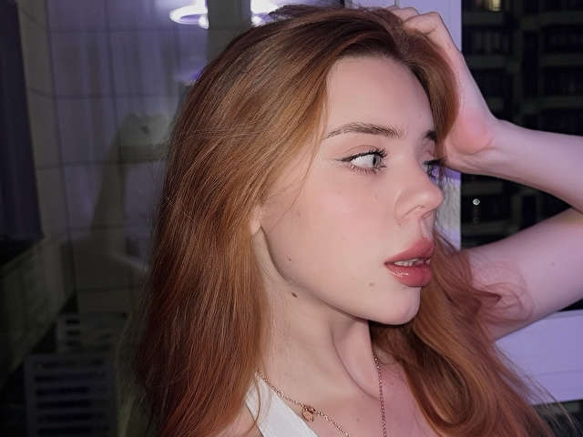 FOXYRISS free sexy photo