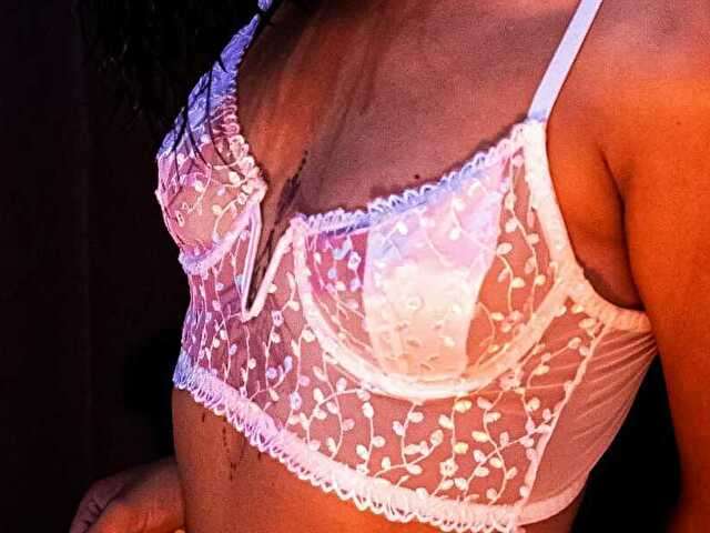 BRIBRUNETTE free sexy photo
