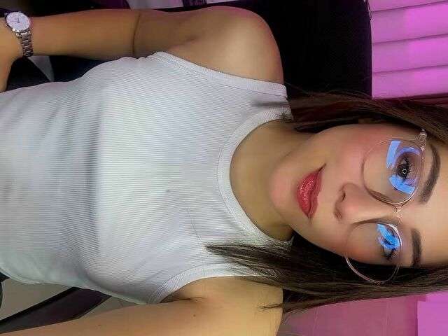 ISABELAPRETY free sexy photo