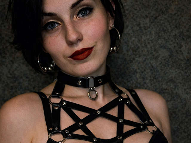 KAMILI free sexy photo