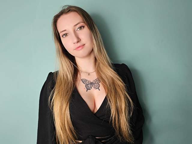 BLONDYJOLLY free sexy photo