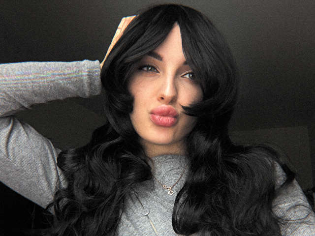 AMISTLOVE free sexy photo