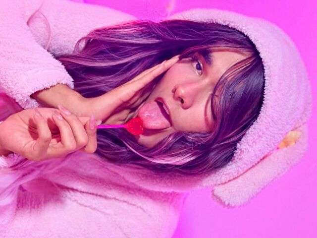 MIABUNNY free sexy photo