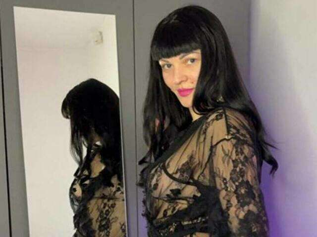 AGATAMOORE free sexy photo