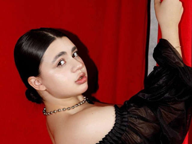 COURTNEYYK1 free sexy photo