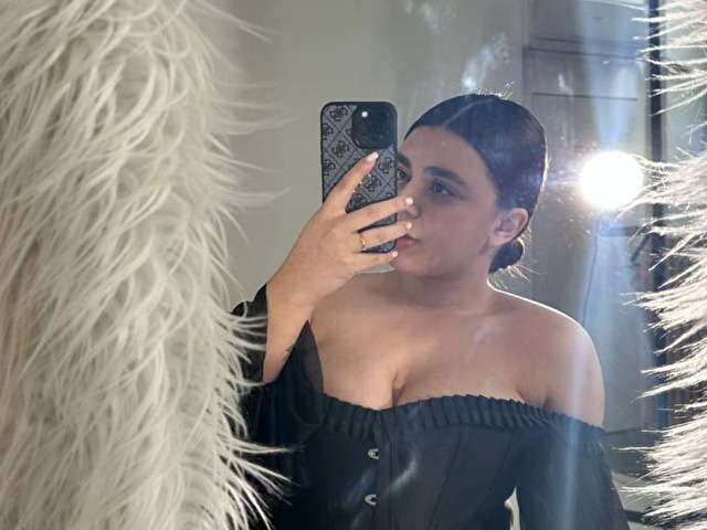 COURTNEYYK1 free sexy photo