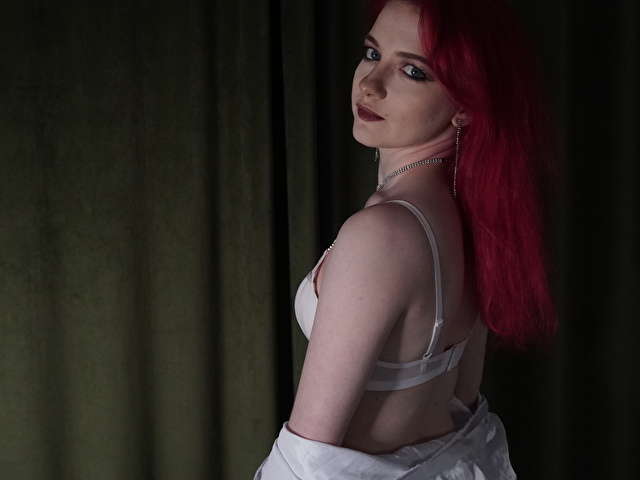 MERCYN free sexy photo