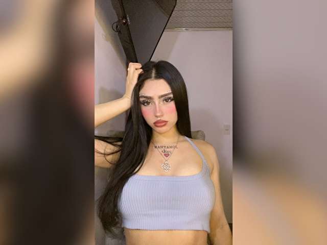 ANYAA free sexy photo