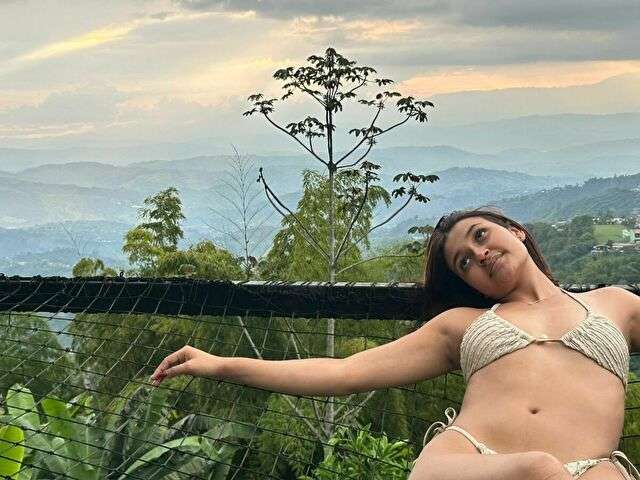 CELESTEEVANS free sexy photo