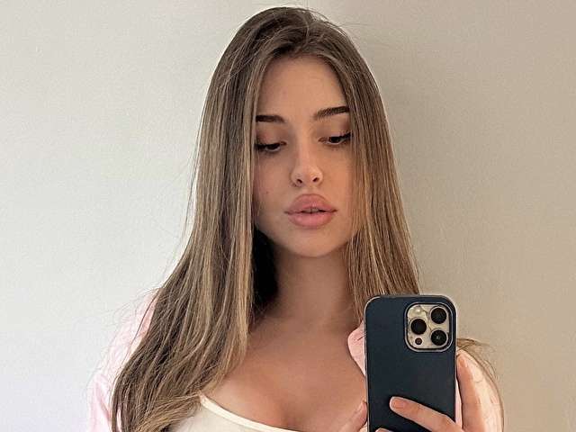 LUCIEVERGARD free sexy photo
