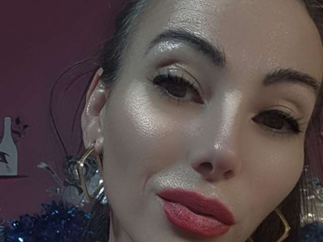MILFLOVELY free sexy photo